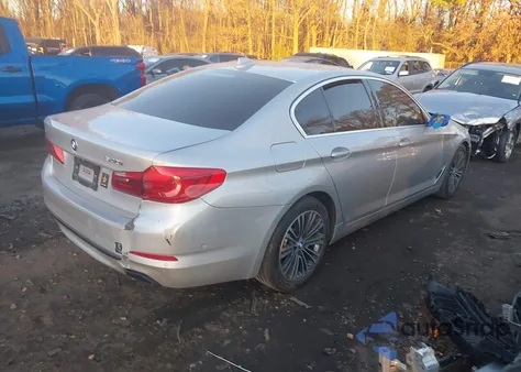 2019 BMW 540I xDrive из США, поврежденный, VIN WBAJE7C57KWW15776